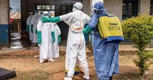 Ebola and Hantavirus Outbreaksに出る Concerns Over Health Agency Preparedness - health news from CBS News